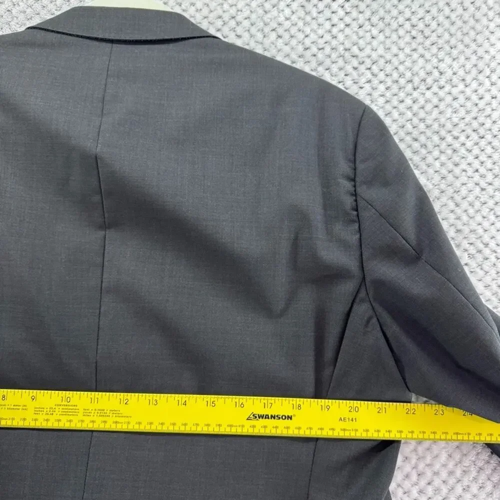 Hugo Boss Blazer Sport Jacket Men US44R Dark Gray Wool Light Weight 2 Button